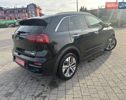 Чорний Кіа Niro, об'ємом двигуна 0 л та пробігом 117 тис. км за 18870 $, фото 11 на Automoto.ua