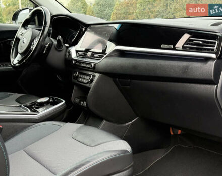 Черный Киа Niro, объемом двигателя 0 л и пробегом 80 тыс. км за 19650 $, фото 76 на Automoto.ua