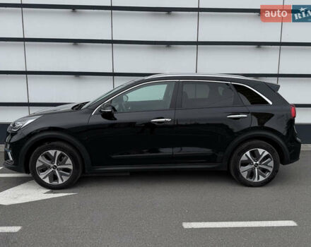Черный Киа Niro, объемом двигателя 0 л и пробегом 137 тыс. км за 19200 $, фото 4 на Automoto.ua