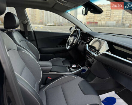 Чорний Кіа Niro, об'ємом двигуна 0 л та пробігом 155 тис. км за 20300 $, фото 39 на Automoto.ua