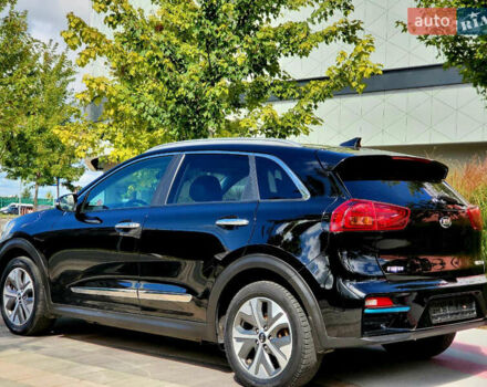 Чорний Кіа Niro, об'ємом двигуна 0 л та пробігом 139 тис. км за 18999 $, фото 3 на Automoto.ua