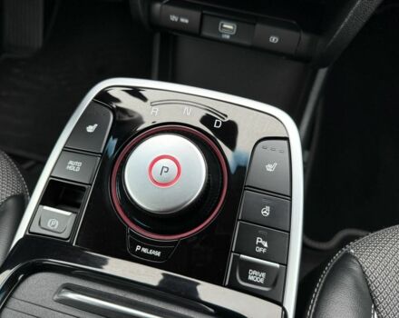 Чорний Кіа Niro, об'ємом двигуна 0 л та пробігом 78 тис. км за 19300 $, фото 15 на Automoto.ua