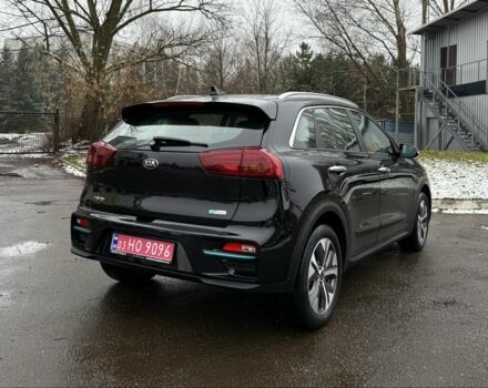 Чорний Кіа Niro, об'ємом двигуна 0 л та пробігом 78 тис. км за 19300 $, фото 5 на Automoto.ua