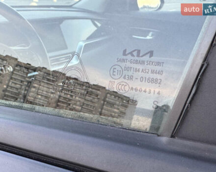 Чорний Кіа Niro, об'ємом двигуна 0 л та пробігом 155 тис. км за 20300 $, фото 79 на Automoto.ua