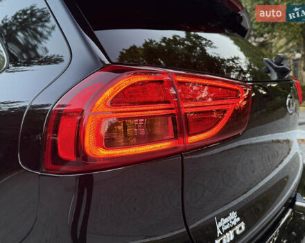 Чорний Кіа Niro, об'ємом двигуна 0 л та пробігом 123 тис. км за 17899 $, фото 22 на Automoto.ua