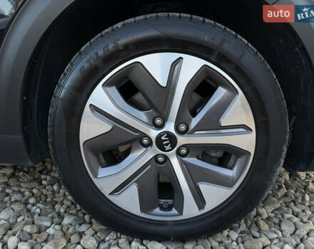 Черный Киа Niro, объемом двигателя 0 л и пробегом 88 тыс. км за 23900 $, фото 30 на Automoto.ua