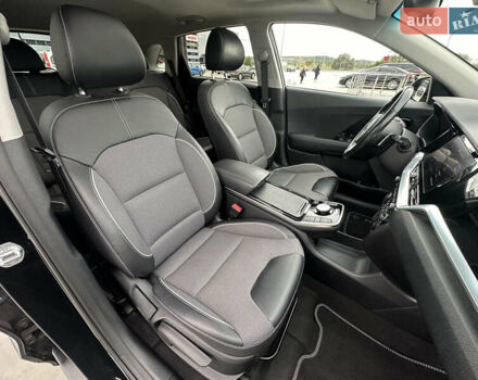 Чорний Кіа Niro, об'ємом двигуна 0 л та пробігом 154 тис. км за 19799 $, фото 41 на Automoto.ua