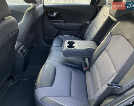 Чорний Кіа Niro, об'ємом двигуна 0 л та пробігом 67 тис. км за 20999 $, фото 47 на Automoto.ua