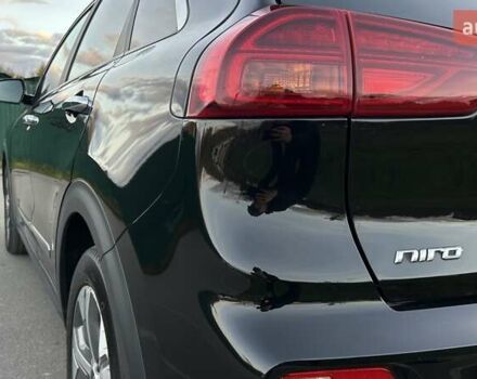 Черный Киа Niro, объемом двигателя 0 л и пробегом 121 тыс. км за 18999 $, фото 13 на Automoto.ua