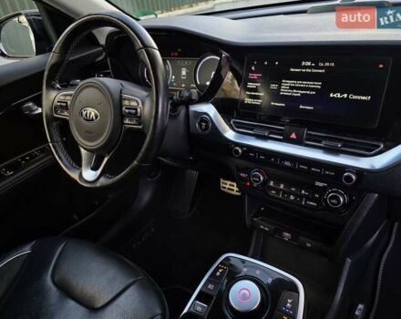Чорний Кіа Niro, об'ємом двигуна 0 л та пробігом 141 тис. км за 18999 $, фото 37 на Automoto.ua