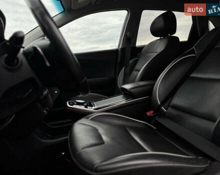 Черный Киа Niro, объемом двигателя 0 л и пробегом 101 тыс. км за 19100 $, фото 48 на Automoto.ua
