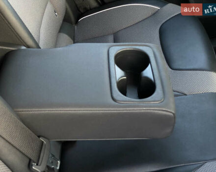 Чорний Кіа Niro, об'ємом двигуна 0 л та пробігом 67 тис. км за 20999 $, фото 50 на Automoto.ua