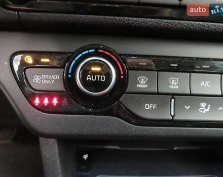 Черный Киа Niro, объемом двигателя 0 л и пробегом 130 тыс. км за 19999 $, фото 10 на Automoto.ua