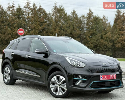 Черный Киа Niro, объемом двигателя 0 л и пробегом 80 тыс. км за 19999 $, фото 128 на Automoto.ua