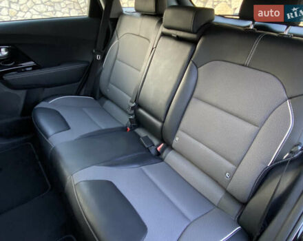 Чорний Кіа Niro, об'ємом двигуна 0 л та пробігом 67 тис. км за 20999 $, фото 46 на Automoto.ua