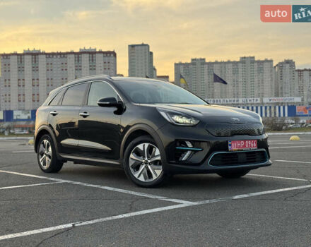 Чорний Кіа Niro, об'ємом двигуна 0 л та пробігом 155 тис. км за 20300 $, фото 81 на Automoto.ua