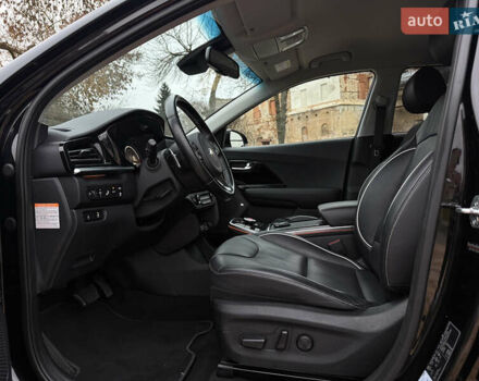 Чорний Кіа Niro, об'ємом двигуна 0 л та пробігом 138 тис. км за 19750 $, фото 45 на Automoto.ua
