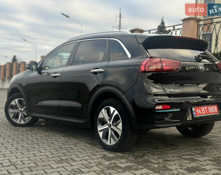 Черный Киа Niro, объемом двигателя 0 л и пробегом 117 тыс. км за 18870 $, фото 10 на Automoto.ua