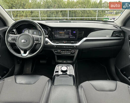 Чорний Кіа Niro, об'ємом двигуна 0 л та пробігом 154 тис. км за 19799 $, фото 36 на Automoto.ua