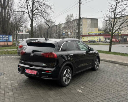 Чорний Кіа Niro, об'ємом двигуна 0 л та пробігом 93 тис. км за 18900 $, фото 9 на Automoto.ua
