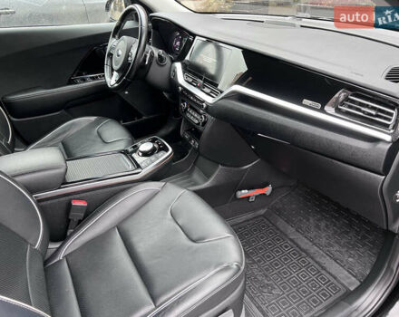 Черный Киа Niro, объемом двигателя 0 л и пробегом 117 тыс. км за 19200 $, фото 19 на Automoto.ua