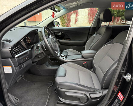 Черный Киа Niro, объемом двигателя 0 л и пробегом 80 тыс. км за 21850 $, фото 63 на Automoto.ua