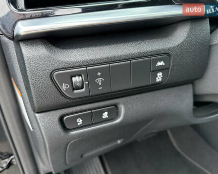 Чорний Кіа Niro, об'ємом двигуна 0 л та пробігом 71 тис. км за 22400 $, фото 23 на Automoto.ua