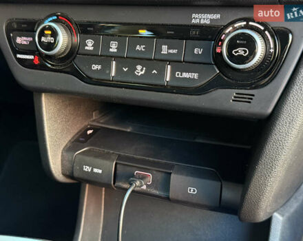 Черный Киа Niro, объемом двигателя 0 л и пробегом 78 тыс. км за 17999 $, фото 31 на Automoto.ua