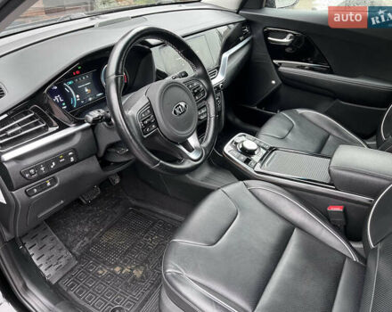 Черный Киа Niro, объемом двигателя 0 л и пробегом 117 тыс. км за 19200 $, фото 13 на Automoto.ua