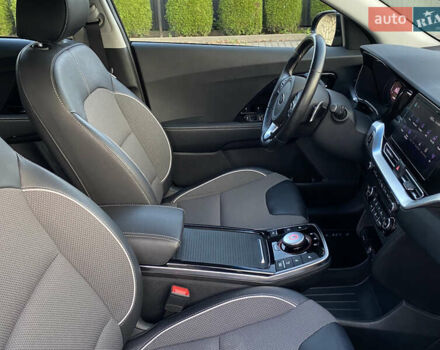 Чорний Кіа Niro, об'ємом двигуна 0 л та пробігом 67 тис. км за 20999 $, фото 42 на Automoto.ua