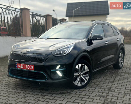 Черный Киа Niro, объемом двигателя 0 л и пробегом 117 тыс. км за 18870 $, фото 68 на Automoto.ua