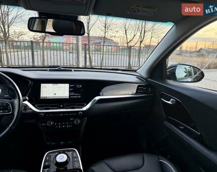 Черный Киа Niro, объемом двигателя 0 л и пробегом 89 тыс. км за 19350 $, фото 98 на Automoto.ua