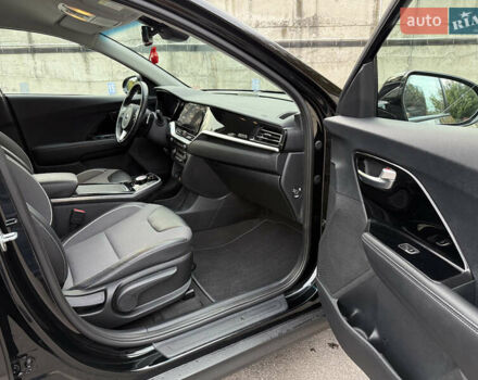 Черный Киа Niro, объемом двигателя 0 л и пробегом 80 тыс. км за 21899 $, фото 24 на Automoto.ua