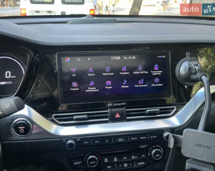 Черный Киа Niro, объемом двигателя 0 л и пробегом 137 тыс. км за 20000 $, фото 9 на Automoto.ua