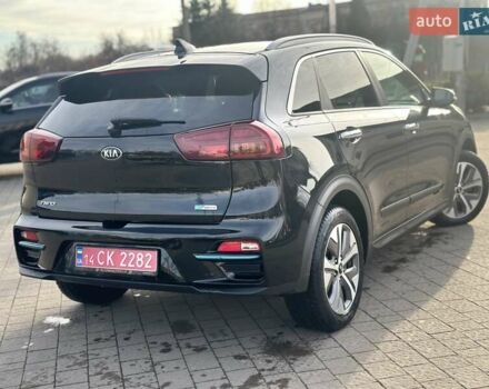 Чорний Кіа Niro, об'ємом двигуна 0 л та пробігом 117 тис. км за 18870 $, фото 14 на Automoto.ua