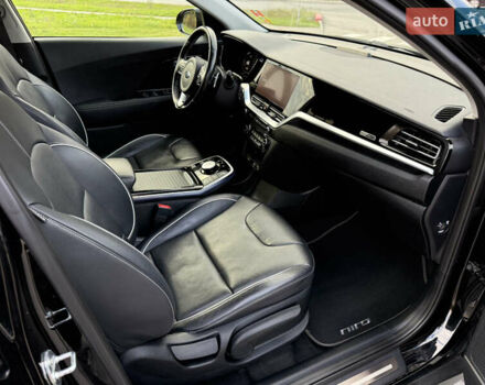 Чорний Кіа Niro, об'ємом двигуна 0 л та пробігом 84 тис. км за 19200 $, фото 26 на Automoto.ua