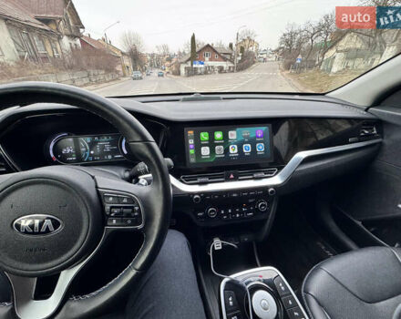 Черный Киа Niro, объемом двигателя 0 л и пробегом 110 тыс. км за 21700 $, фото 9 на Automoto.ua