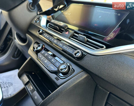 Черный Киа Niro, объемом двигателя 0 л и пробегом 127 тыс. км за 19750 $, фото 60 на Automoto.ua