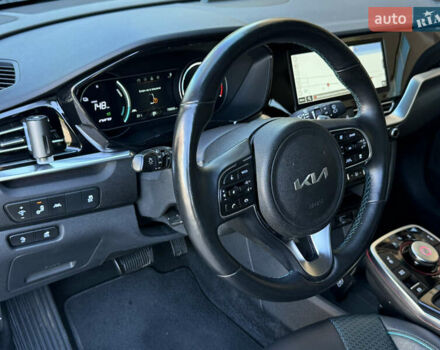 Черный Киа Niro, объемом двигателя 0 л и пробегом 78 тыс. км за 17999 $, фото 9 на Automoto.ua