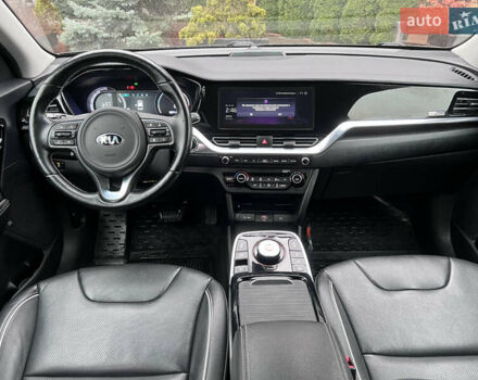 Черный Киа Niro, объемом двигателя 0 л и пробегом 117 тыс. км за 19200 $, фото 14 на Automoto.ua
