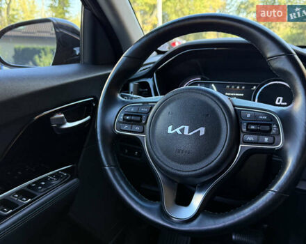 Черный Киа Niro, объемом двигателя 0 л и пробегом 78 тыс. км за 17999 $, фото 19 на Automoto.ua