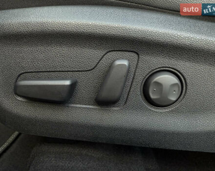 Чорний Кіа Niro, об'ємом двигуна 0 л та пробігом 88 тис. км за 24900 $, фото 45 на Automoto.ua