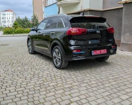 Чорний Кіа Niro, об'ємом двигуна 0 л та пробігом 129 тис. км за 17622 $, фото 2 на Automoto.ua