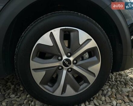 Чорний Кіа Niro, об'ємом двигуна 0 л та пробігом 29 тис. км за 22900 $, фото 34 на Automoto.ua