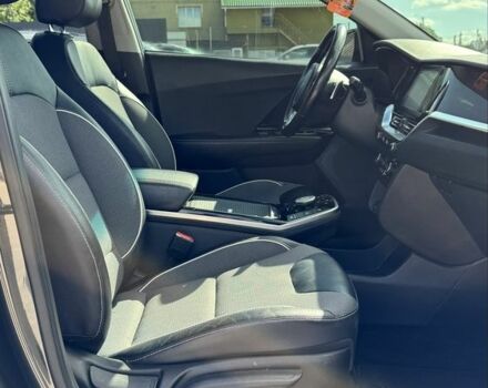 Чорний Кіа Niro, об'ємом двигуна 0 л та пробігом 126 тис. км за 19800 $, фото 18 на Automoto.ua