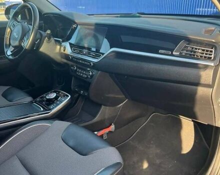 Чорний Кіа Niro, об'ємом двигуна 0 л та пробігом 72 тис. км за 22100 $, фото 6 на Automoto.ua
