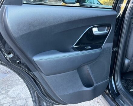 Чорний Кіа Niro, об'ємом двигуна 0 л та пробігом 125 тис. км за 22290 $, фото 16 на Automoto.ua