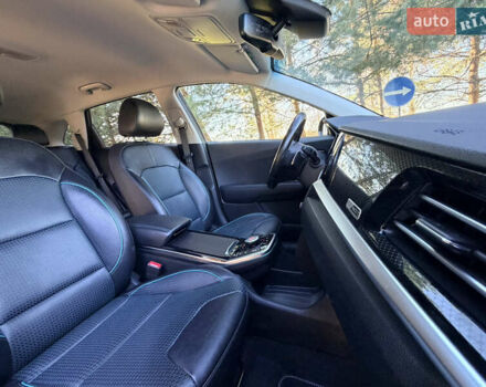 Черный Киа Niro, объемом двигателя 0 л и пробегом 50 тыс. км за 23600 $, фото 19 на Automoto.ua