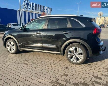 Чорний Кіа Niro, об'ємом двигуна 0 л та пробігом 72 тис. км за 22100 $, фото 3 на Automoto.ua