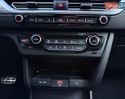 Киа Niro 2022 в Киеве на Automoto.ua Черный Киа Niro, объемом двигателя 0 л и пробегом 70 тыс. км за 22499 $, фото 70 на Automoto.ua